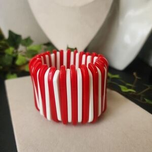 Vintage Wide Acrylic Red and White Stretch Bracelet